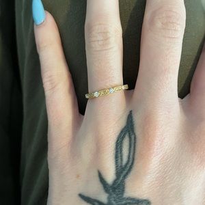 Custom diamond ring. 18k gold.